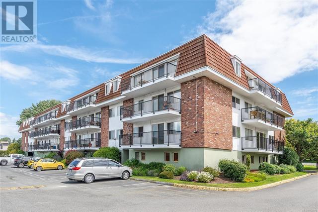 129 - 1680 Poplar Ave, Condo with 2 bedrooms, 1 bathrooms and 1 parking in Saanich BC | Image 26