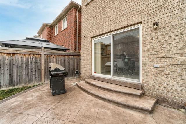27 Rouge St, House detached with 4 bedrooms, 4 bathrooms and 6 parking in Brampton ON | Image 21