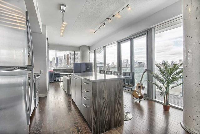 2002 - 70 Distillery Lane, Condo with 2 bedrooms, 2 bathrooms and 1 parking in Toronto ON | Image 5