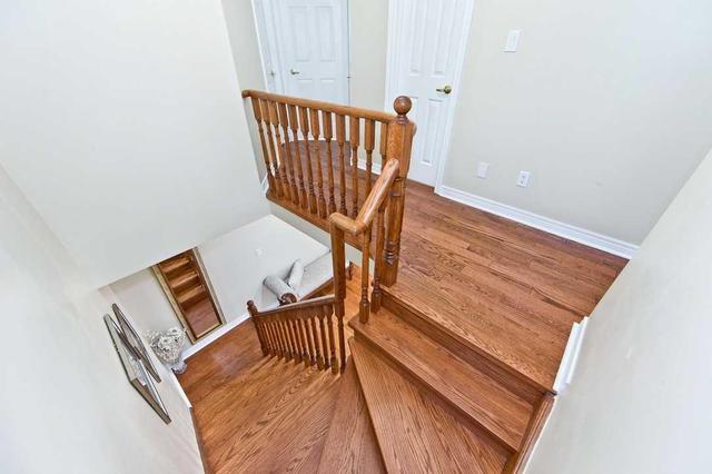 71 Howling Cres, House detached with 3 bedrooms, 3 bathrooms and 1 parking in Ajax ON | Image 11