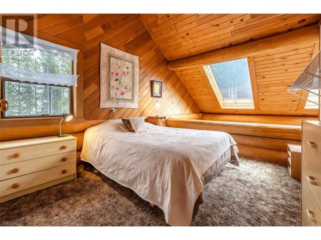 240 Tin Horn Road, House detached with 3 bedrooms, 1 bathrooms and 5 parking in Kootenay Boundary E BC | Image 6