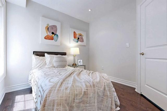 35 Hargrave Lane, Townhouse with 3 bedrooms, 3 bathrooms and 1 parking in Toronto ON | Image 6