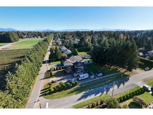 24496 58a Avenue, House detached with 3 bedrooms, 3 bathrooms and 10 parking in Langley BC | Image 39