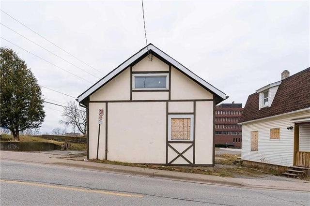 161 Queenston St, House detached with 0 bedrooms, 0 bathrooms and 4 parking in St. Catharines ON | Image 11