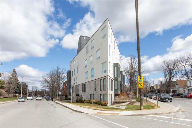 501 - 150 Greenfield Avenue, Condo with 2 bedrooms, 2 bathrooms and 1 parking in Ottawa ON | Card Image