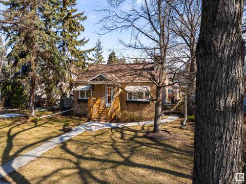 11114 73 Av Nw, House detached with 2 bedrooms, 2 bathrooms and null parking in Edmonton AB | Card Image
