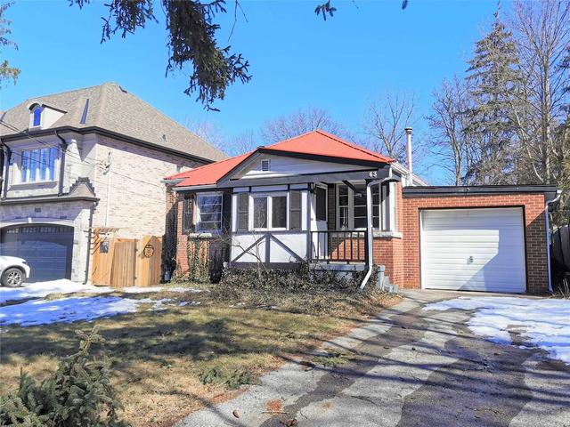 63 Hillside Ave N, House detached with 2 bedrooms, 1 bathrooms and 3 parking in Hamilton ON | Image 1