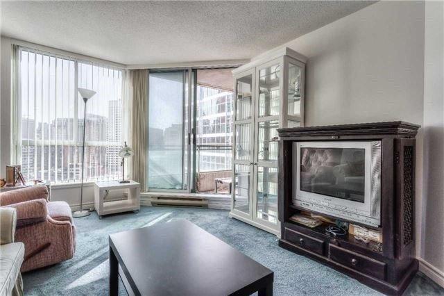 1412 - 38 Elm St, Condo with 1 bedrooms, 1 bathrooms and null parking in Toronto ON | Image 3
