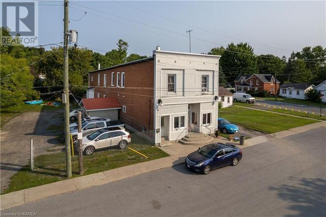 329 Edmon Street, Home with 8 bedrooms, 6 bathrooms and 10 parking in Deseronto ON | Image 3