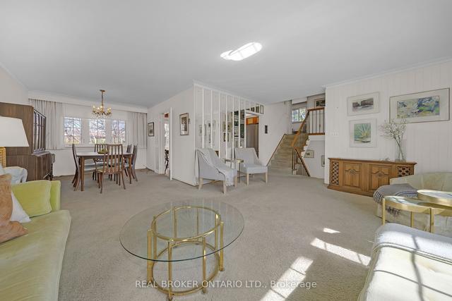 53 Castlemere Cres, House detached with 3 bedrooms, 2 bathrooms and 4 parking in Toronto ON | Image 3