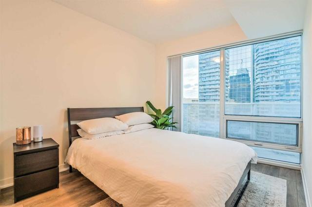 3110 - 100 Harbour St, Condo with 3 bedrooms, 2 bathrooms and 1 parking in Toronto ON | Image 9