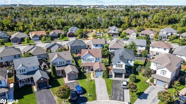 70 Heritage Court, House detached with 4 bedrooms, 2 bathrooms and 3 parking in Barrie ON | Image 34