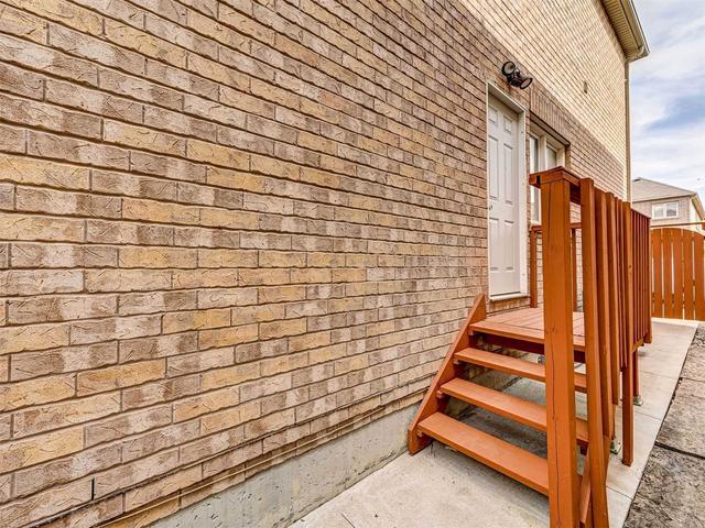 35 Napoleon Cres, House detached with 3 bedrooms, 4 bathrooms and 4 parking in Brampton ON | Image 20