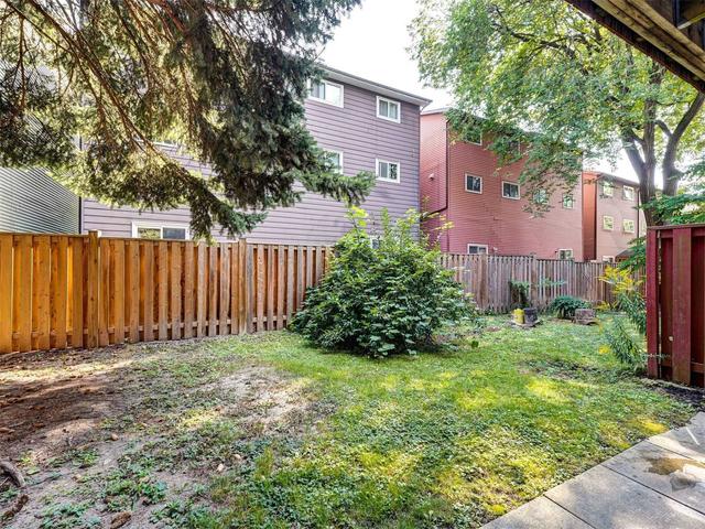 21 Bards Walkway, Townhouse with 3 bedrooms, 3 bathrooms and 2 parking in Toronto ON | Image 26