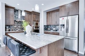 33 Savanna Green Ne, House detached with 6 bedrooms, 5 bathrooms and 4 parking in Calgary AB | Image 11