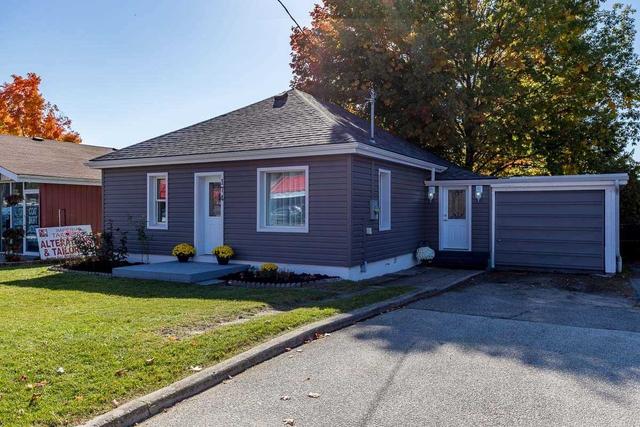 174 Main St, House detached with 3 bedrooms, 1 bathrooms and 3 parking in Penetanguishene ON | Image 12