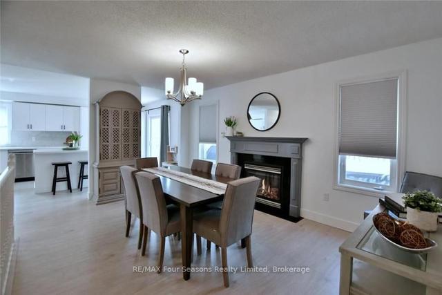 492 Ferndale Dr N, House detached with 2 bedrooms, 3 bathrooms and 3 parking in Barrie ON | Image 4