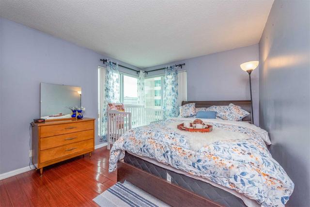 1212 - 11 Lee Centre Dr, Condo with 2 bedrooms, 2 bathrooms and 1 parking in Toronto ON | Image 9