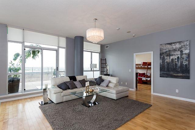 Lph2 - 225 Webb Dr, Condo with 2 bedrooms, 3 bathrooms and 2 parking in Mississauga ON | Image 2