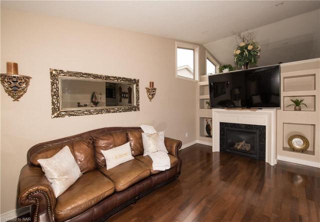 8654 Mcgarry Drive, House detached with 5 bedrooms, 3 bathrooms and 5 parking in Niagara Falls ON | Image 14
