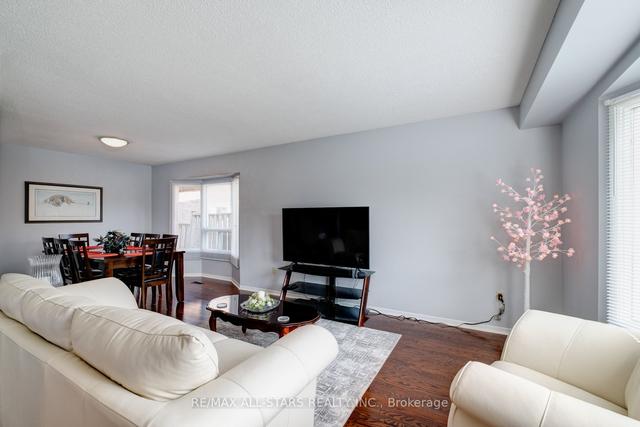 7 Michener Cres, House detached with 4 bedrooms, 3 bathrooms and 6 parking in Markham ON | Image 15