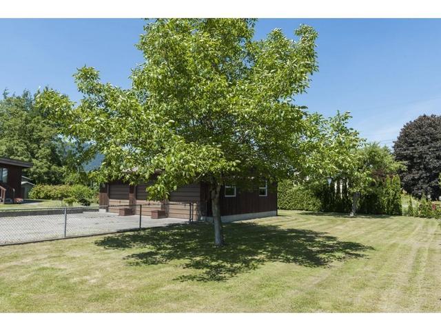 41594 South Sumas Road, House detached with 3 bedrooms, 2 bathrooms and null parking in Chilliwack BC | Image 6