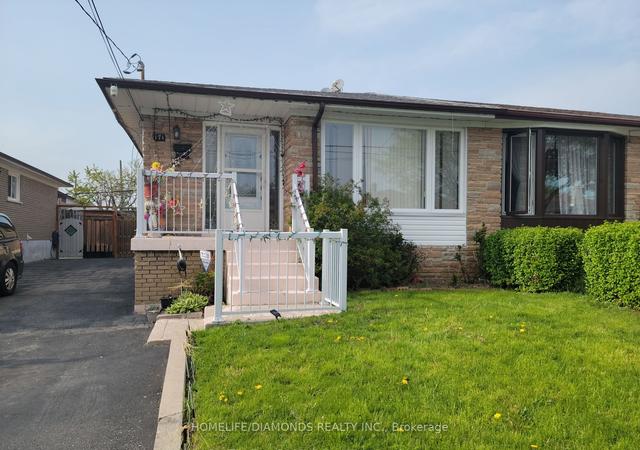 171 Lindylou Rd, House semidetached with 3 bedrooms, 2 bathrooms and 3 parking in Toronto ON | Image 1