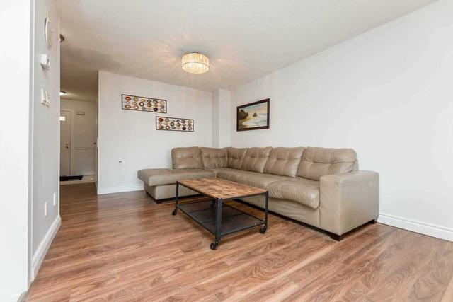 34 - 20 Farnham Dr, Townhouse with 3 bedrooms, 4 bathrooms and 2 parking in Brampton ON | Image 3