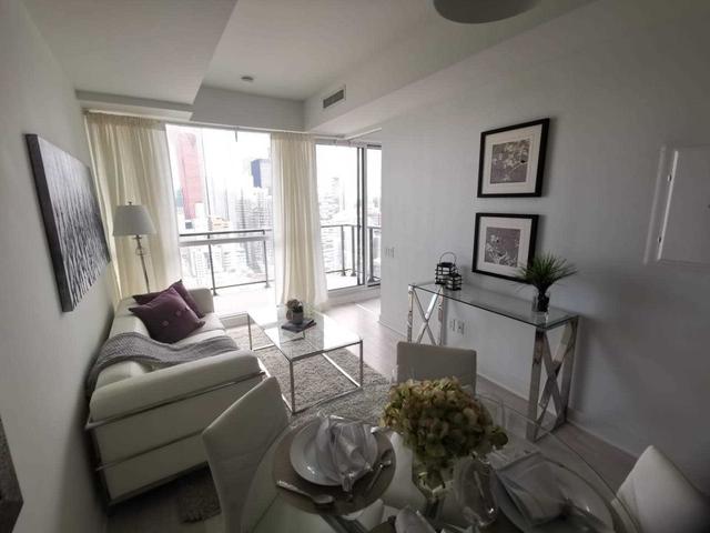 3209 - 290 Adelaide St, Condo with 1 bedrooms, 1 bathrooms and 0 parking in Toronto ON | Image 14