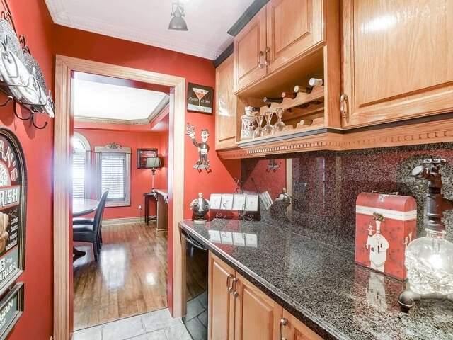 81 Colonel Bertram Rd, House detached with 4 bedrooms, 3 bathrooms and 5 parking in Brampton ON | Image 2