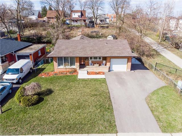 1183 Homuth Avenue, House detached with 3 bedrooms, 2 bathrooms and 5 parking in Cambridge ON | Image 1