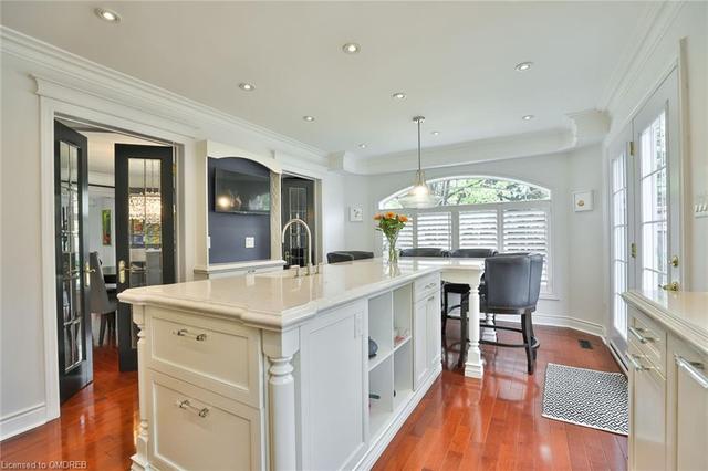 2009 Highridge Court, House detached with 4 bedrooms, 2 bathrooms and 7 parking in Oakville ON | Image 21