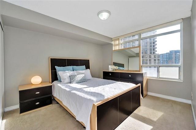 926 - 3888 Duke Of York Blvd, Condo with 2 bedrooms, 2 bathrooms and 1 parking in Mississauga ON | Image 6