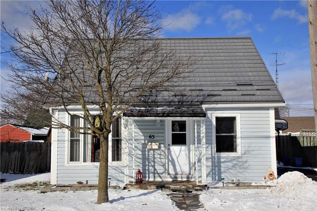 63 Tenth Avenue, House detached with 3 bedrooms, 1 bathrooms and null parking in Brantford ON | Image 2