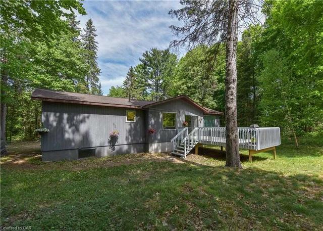 388 Balsam Chutes Rd, House detached with 2 bedrooms, 1 bathrooms and 5 parking in Huntsville ON | Image 25
