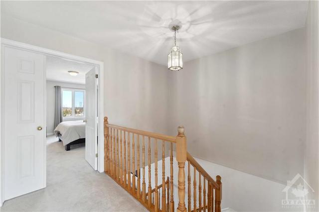 121 Kimberwick Crescent, Townhouse with 3 bedrooms, 3 bathrooms and 3 parking in Ottawa ON | Image 16