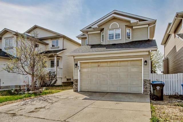 97 Douglas Ridge Circle Se, House detached with 4 bedrooms, 3 bathrooms and 4 parking in Calgary AB | Image 3
