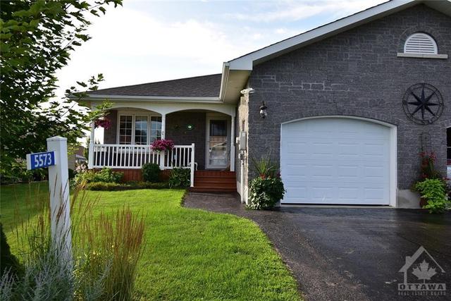 5573 Meadowbrook Drive, Home with 2 bedrooms, 2 bathrooms and 3 parking in South Dundas ON | Image 1