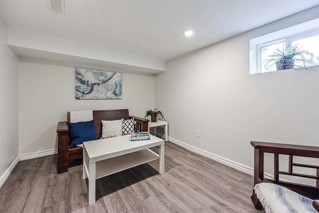 93 Clyde St, House semidetached with 2 bedrooms, 1 bathrooms and 1 parking in Hamilton ON | Image 4