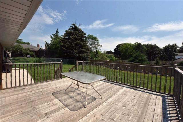 41 Draycott Dr, House detached with 3 bedrooms, 3 bathrooms and 3 parking in Toronto ON | Image 16