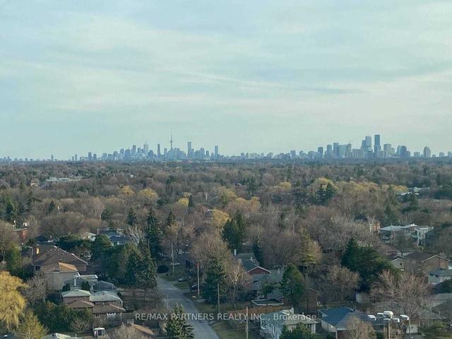 2010 - 115 Mcmahon Dr, Condo with 2 bedrooms, 2 bathrooms and 1 parking in Toronto ON | Image 5