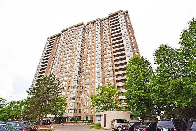 1402 - 30 Malta Ave, Condo with 3 bedrooms, 2 bathrooms and 1 parking in Brampton ON | Image 1