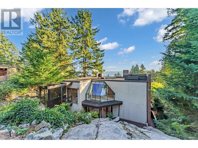 4651 Marine Drive, House detached with 4 bedrooms, 3 bathrooms and 2 parking in West Vancouver BC | Image 37