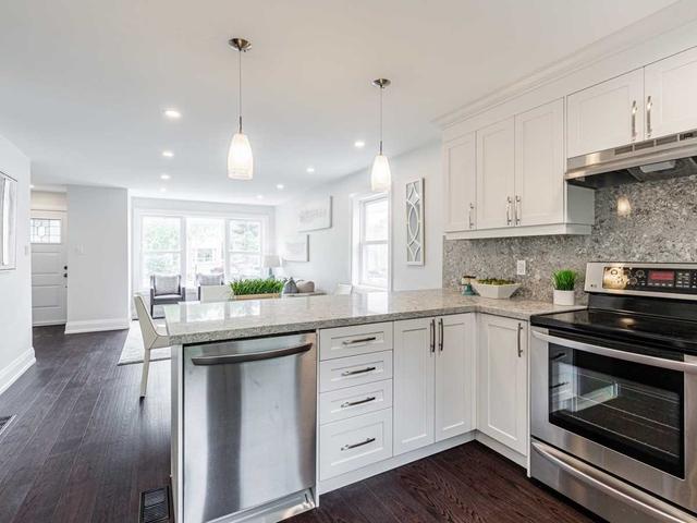76 Skylark Rd, House semidetached with 3 bedrooms, 2 bathrooms and 3 parking in Toronto ON | Image 5