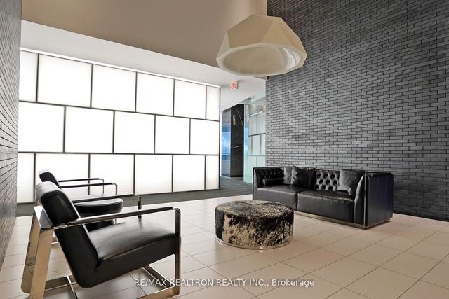 2710 - 125 Peter St, Condo with 1 bedrooms, 1 bathrooms and 0 parking in Toronto ON | Image 1