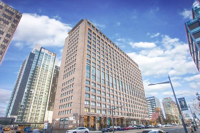 1421 - 111 St Clair Ave W, Condo with 2 bedrooms, 2 bathrooms and 0 parking in Toronto ON | Image 1