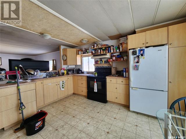 106 Larch Street, Home with 2 bedrooms, 1 bathrooms and null parking in Caronport SK | Image 3