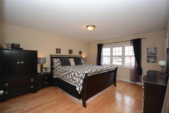 80 Goodsway Tr, House attached with 3 bedrooms, 3 bathrooms and 1 parking in Brampton ON | Image 10