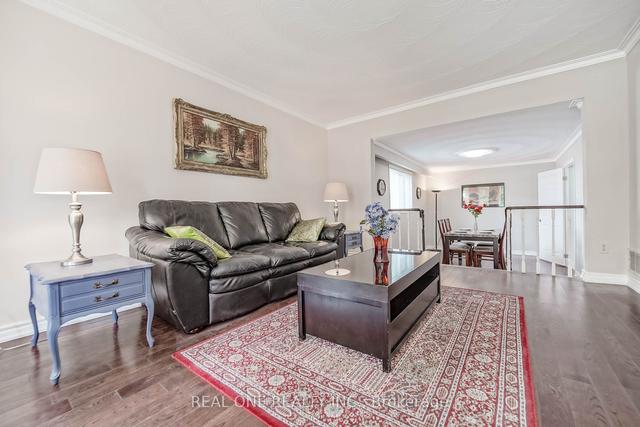 26 Ellenhall Sq, House detached with 4 bedrooms, 4 bathrooms and 4 parking in Toronto ON | Image 37