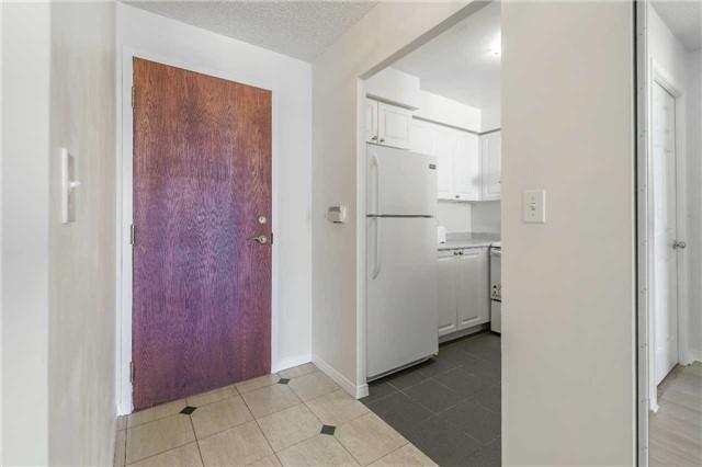 Uph 1 - 8 Pemberton Ave, Condo with 1 bedrooms, 1 bathrooms and 1 parking in Toronto ON | Image 3